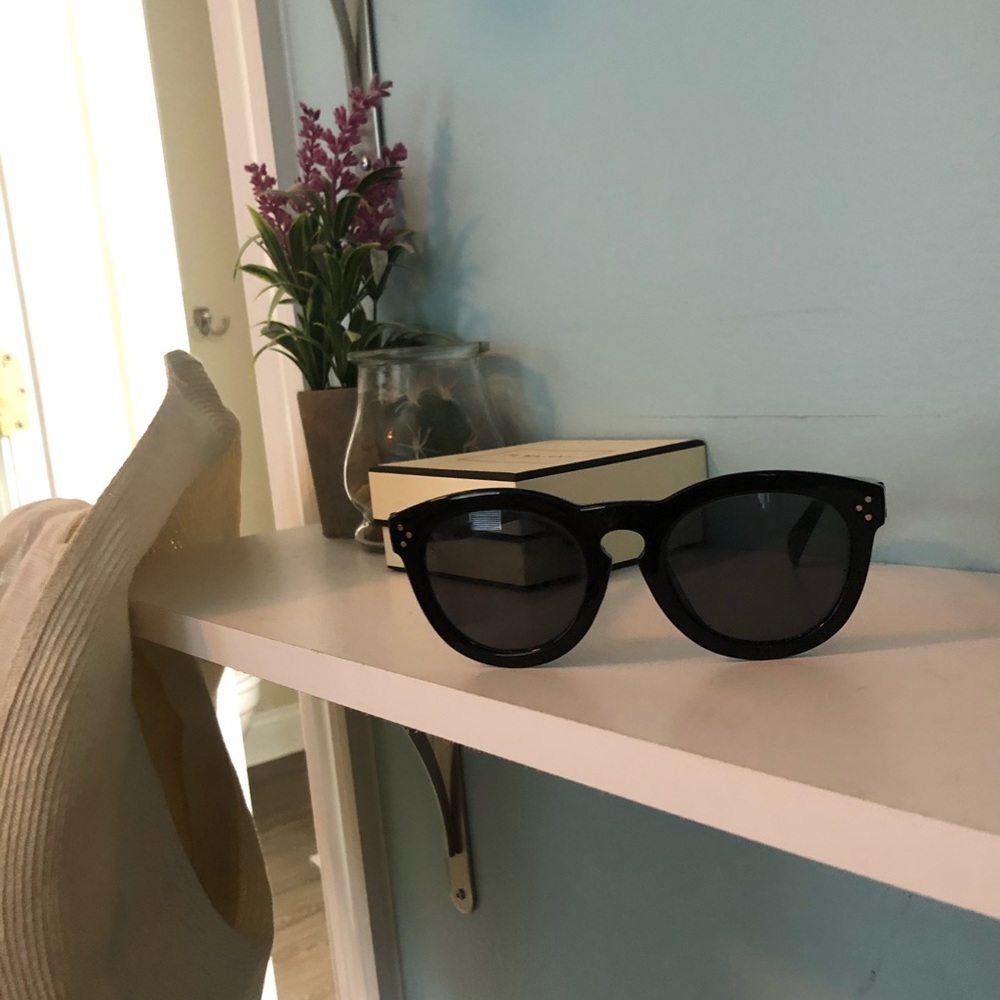 Black sunglasses